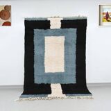 Traditional handwoven Berber rug, size 150 x 250 cm