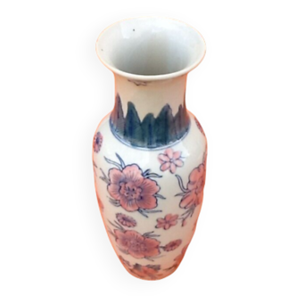 Baluster vase Asian polychrome porcelain with floral decoration of Lotus flowers