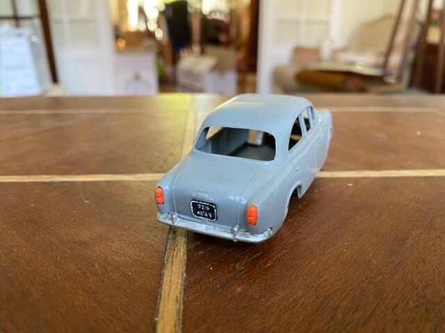 Miniature de Norev Peugeot 403