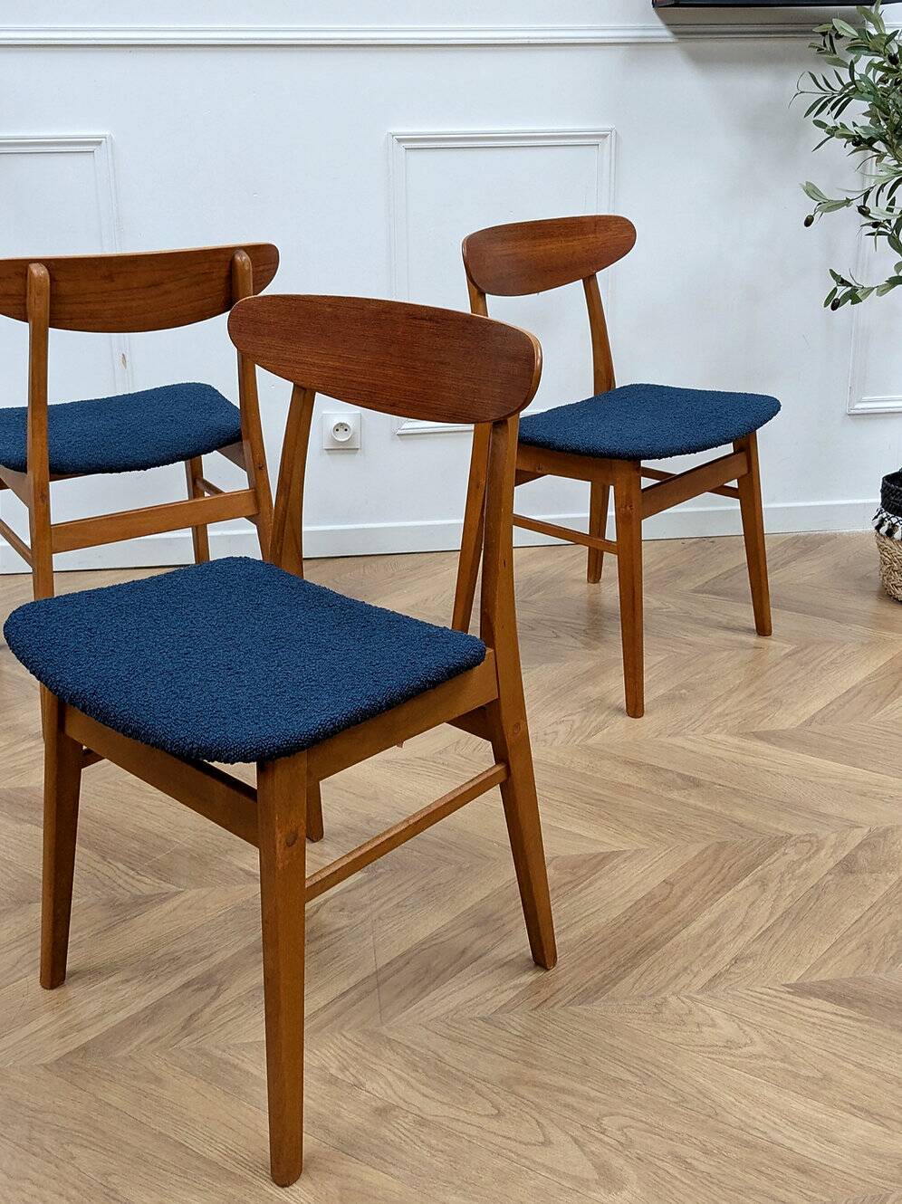 Vintage dining chair