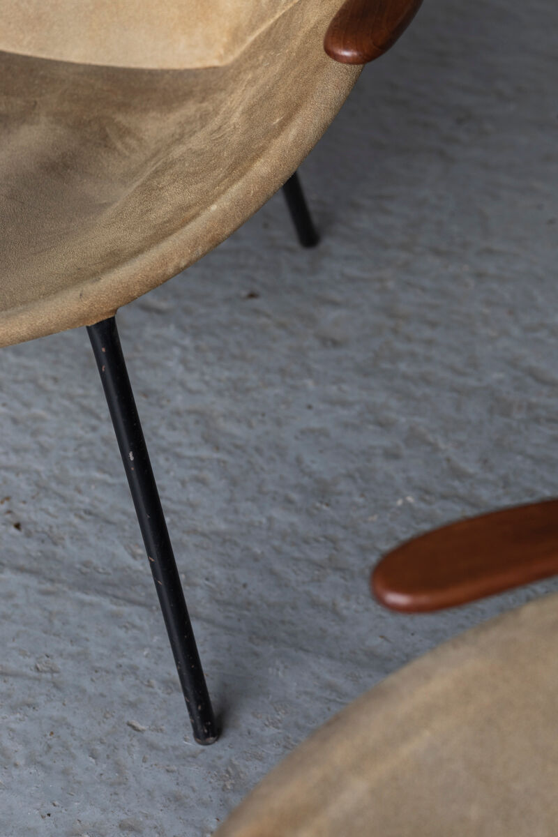 Balloon armchairs by Hans Olsen for Lea design 1960