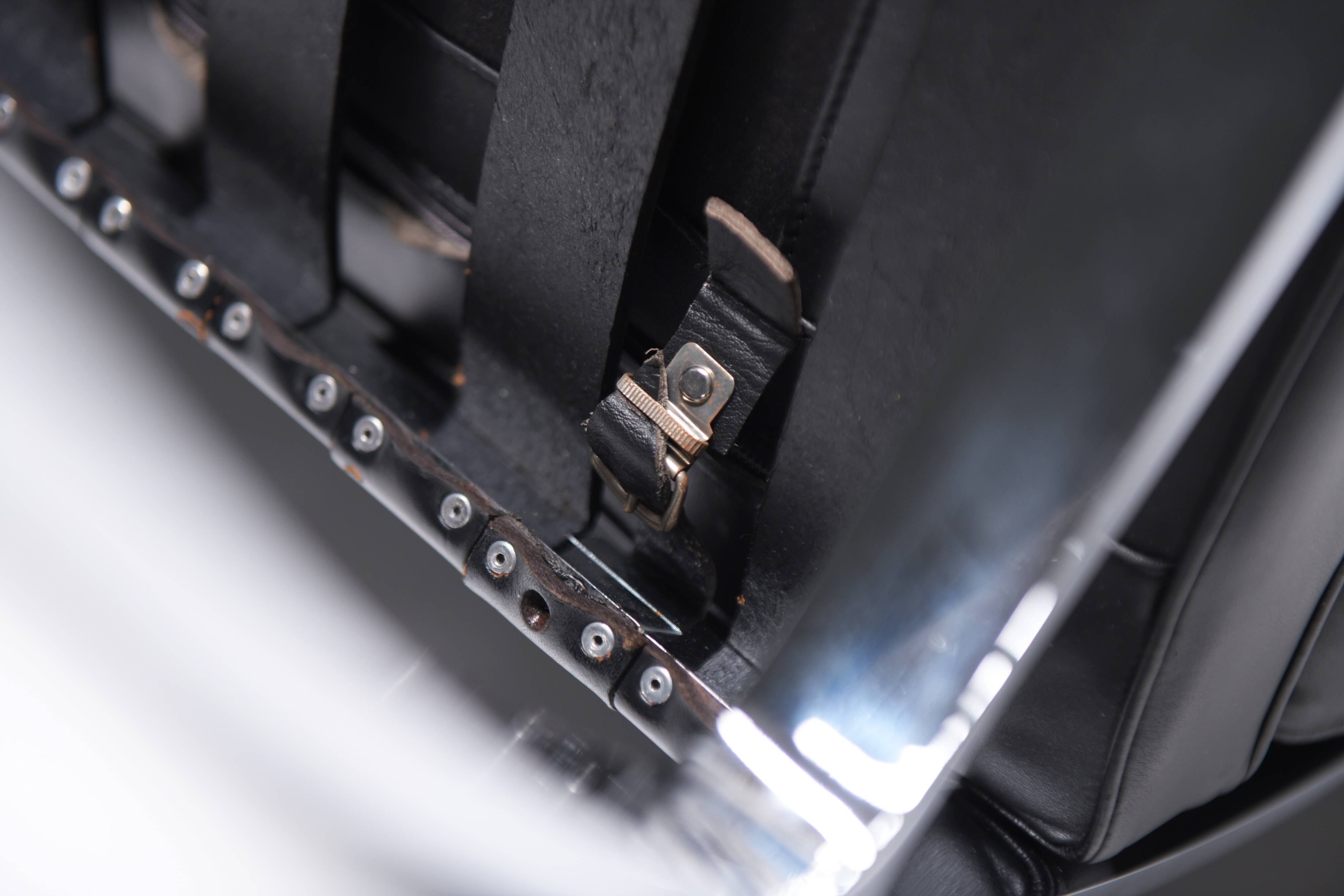 Vintage set of Barcelona Chairs - Ludwig Mies van der Rohe - Knoll International