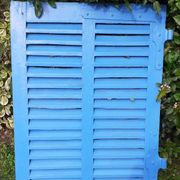 Petit volet  L75xH101cm bleu à persiennes