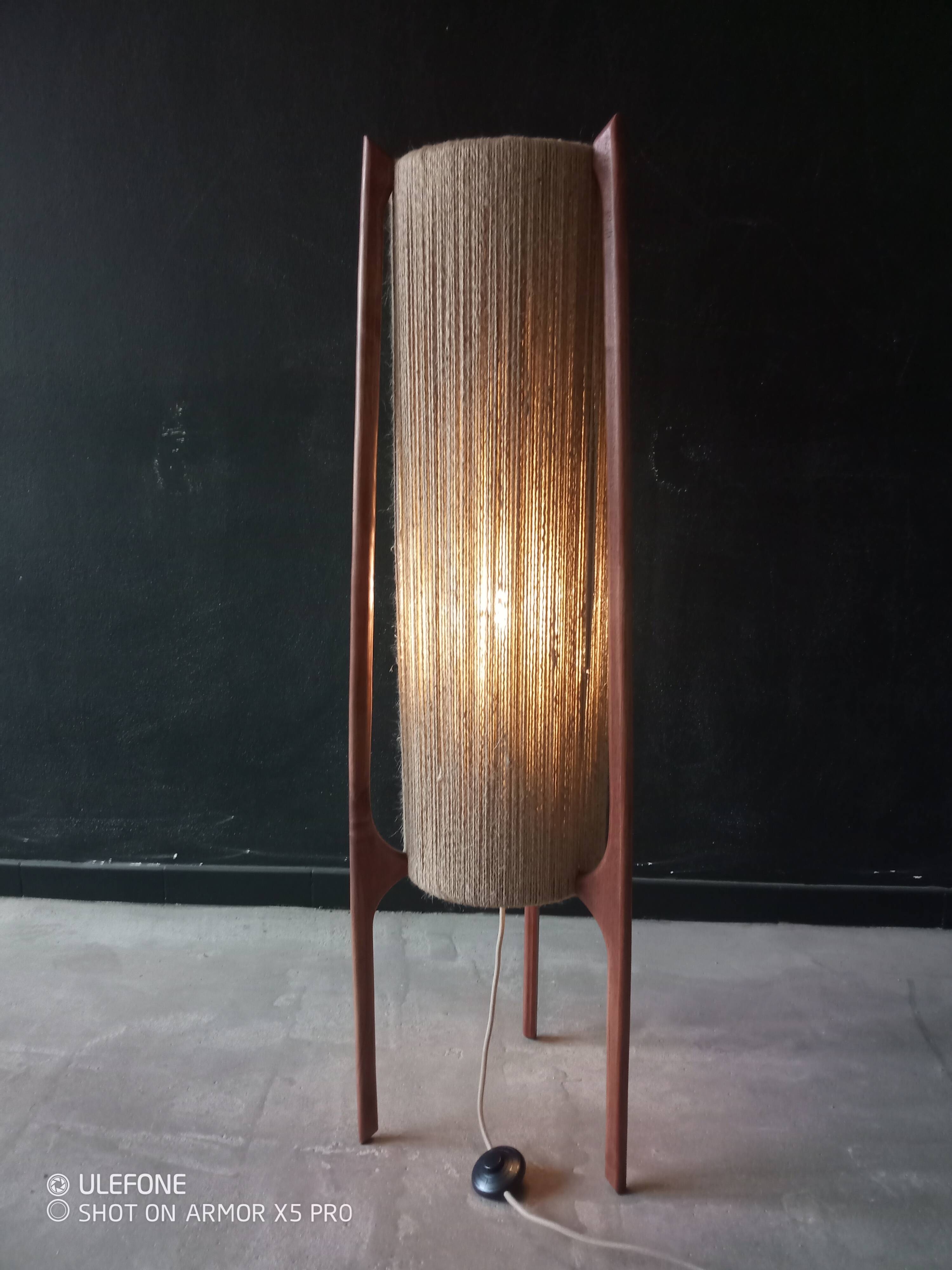 Lampe tripode rocket
