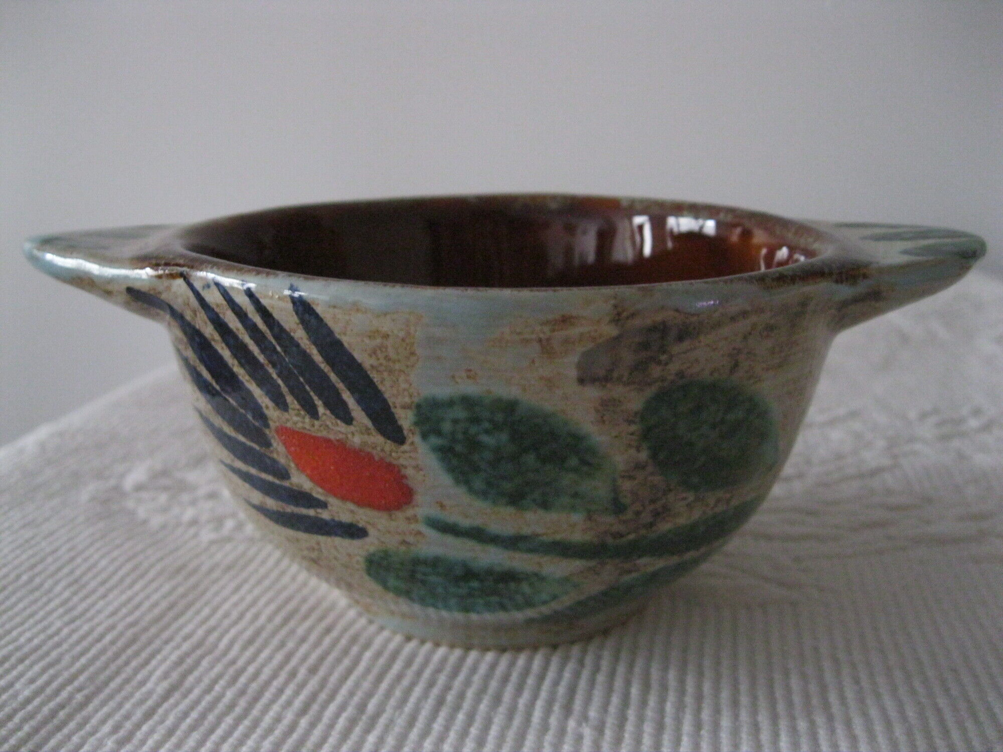 Lots of 2 bowls, St. Clement's faïencerie