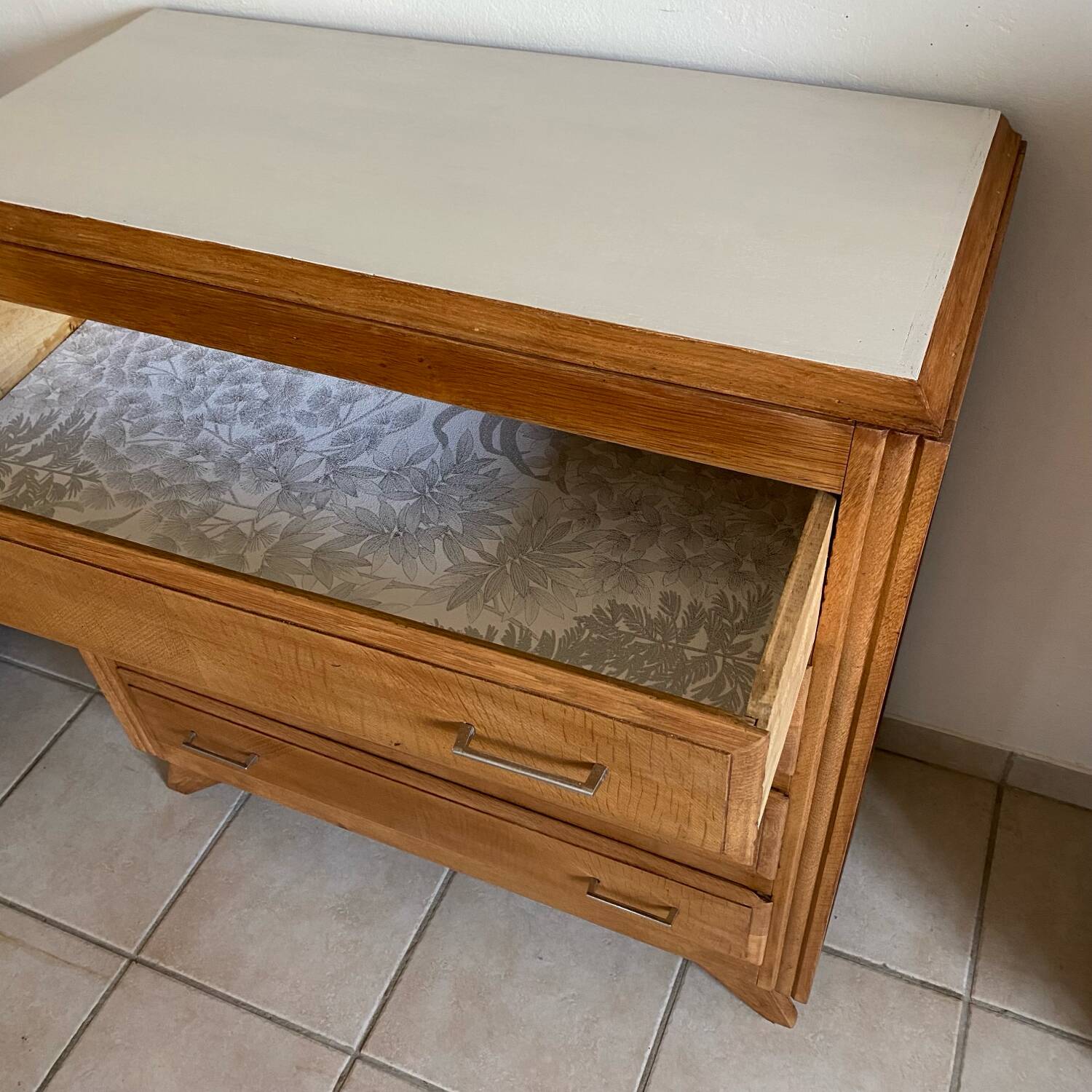 Compass feet chest of drawers