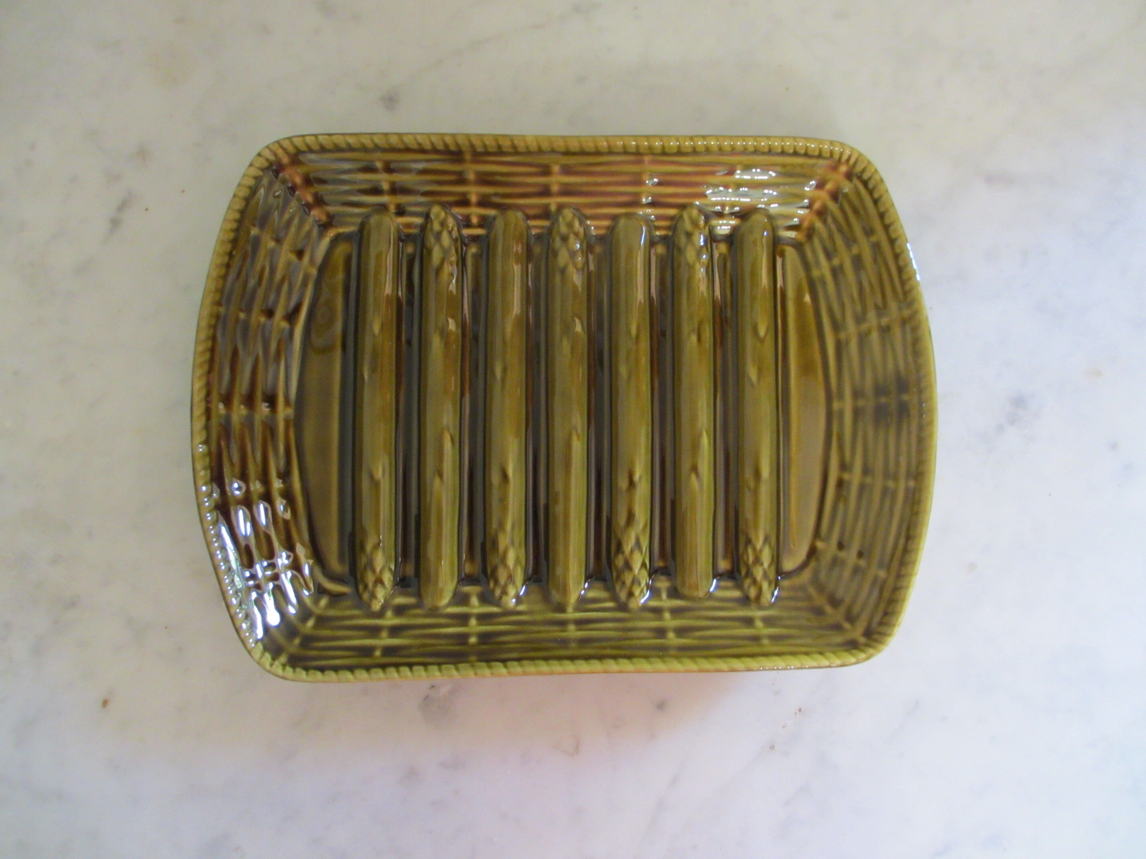Asparagus serving dish