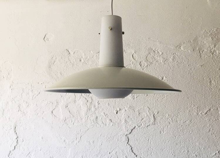 Suspension allemande opaline et métal, années 1960