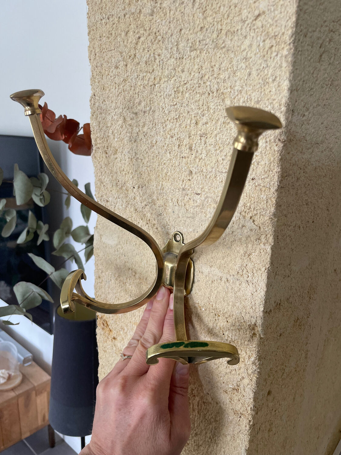 2 coat hooks with 4 branches in gilded brass