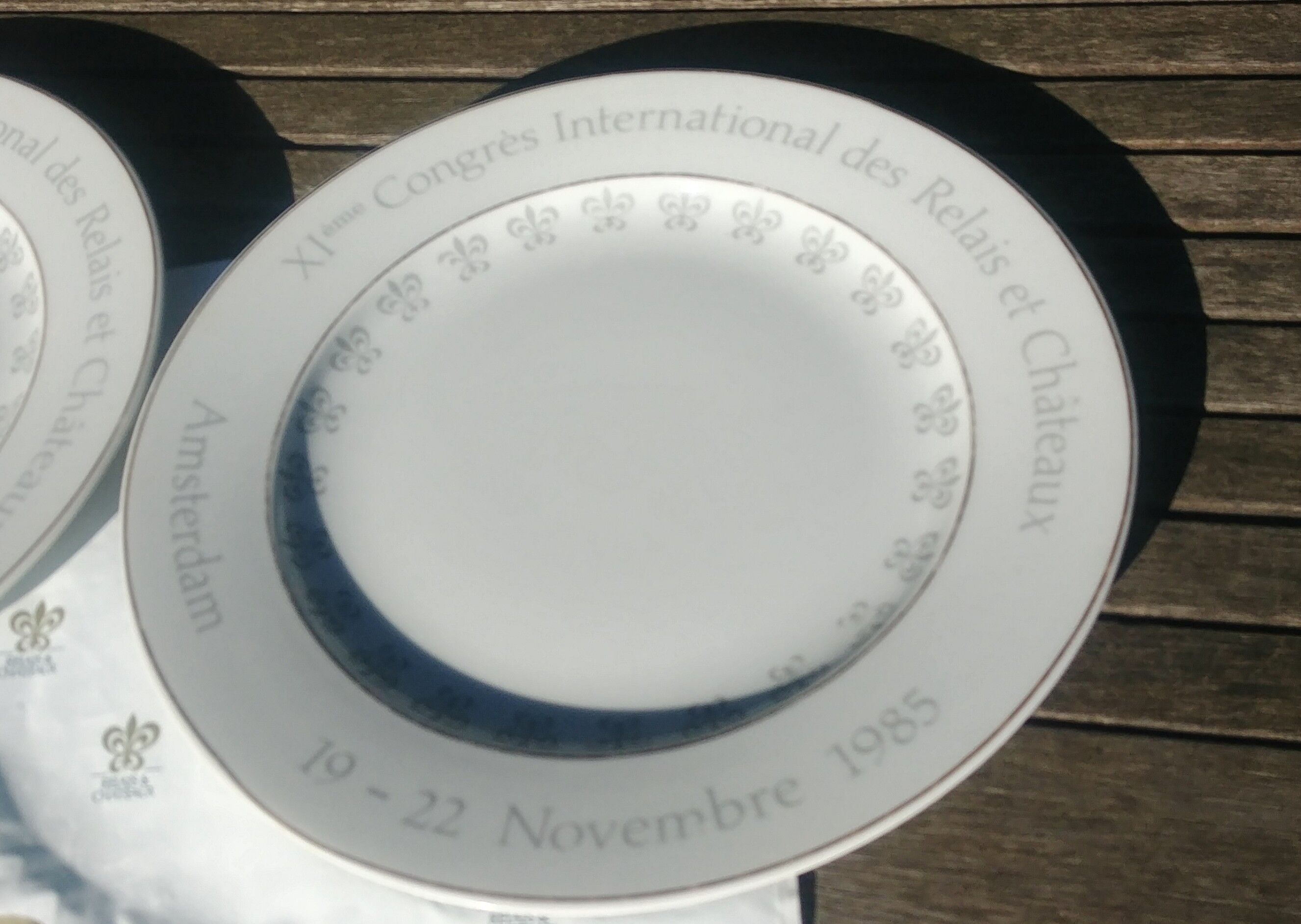 Set of Three Flat Plates of the XIth Congress of the Relais et Chateaux in Amsterdam 1985.