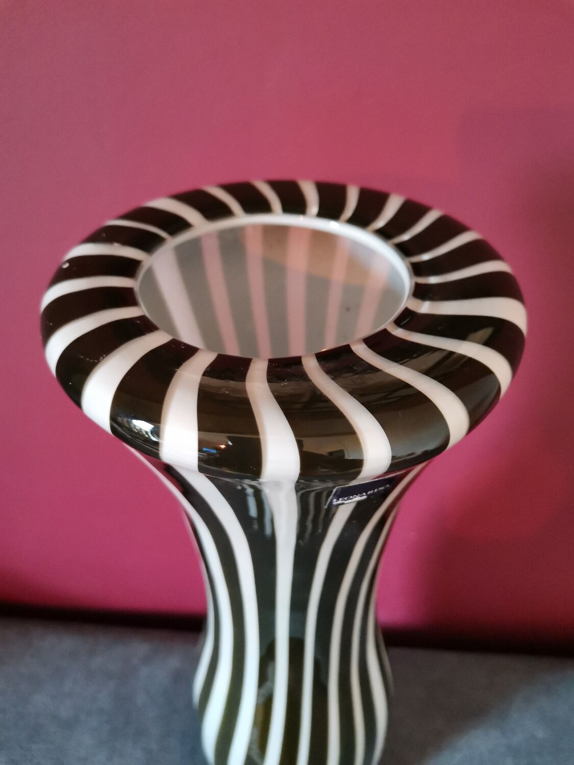 Leonardo zebra vase