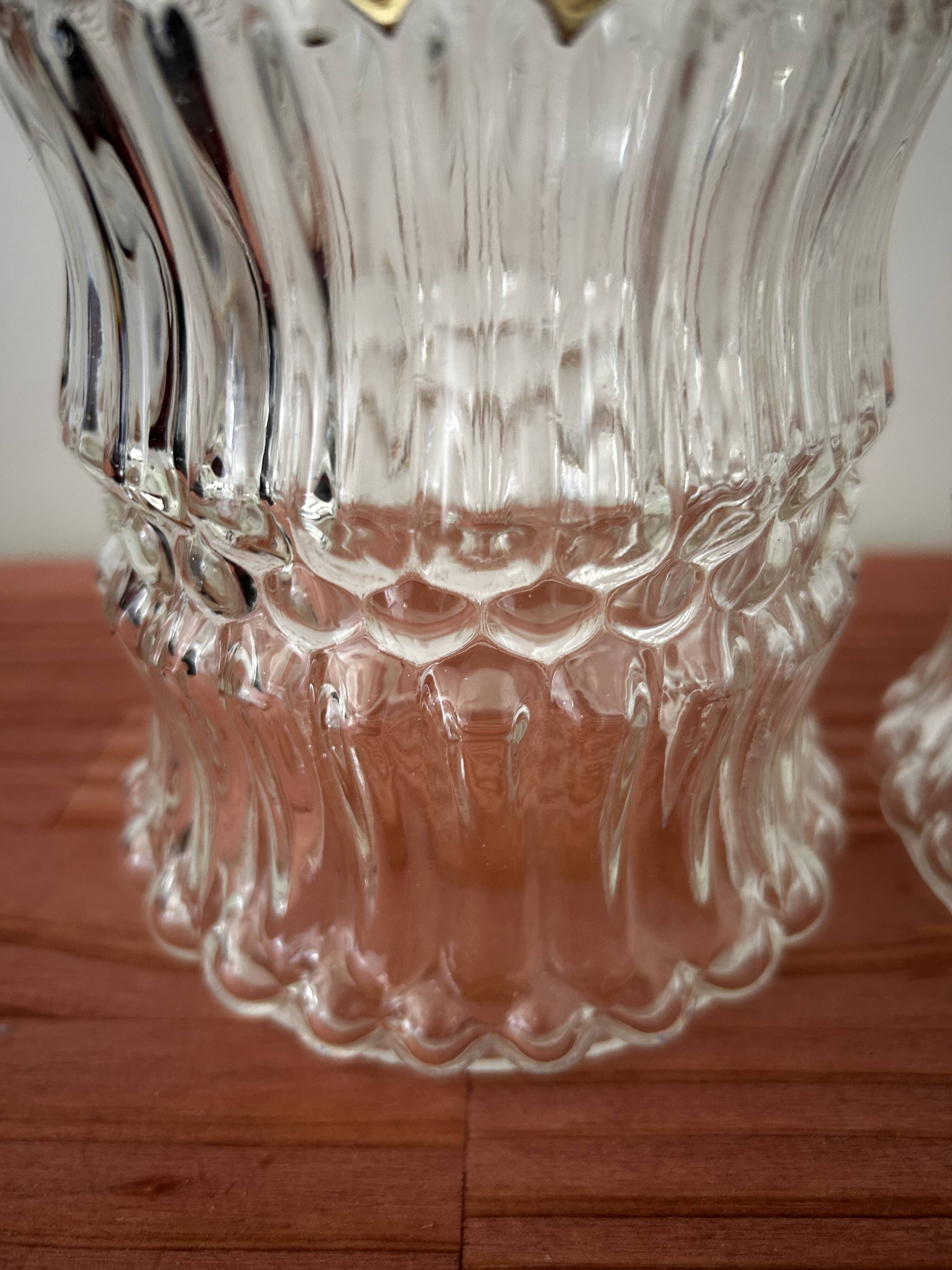 Paire d’appliques murales vintage en verre ciselé
