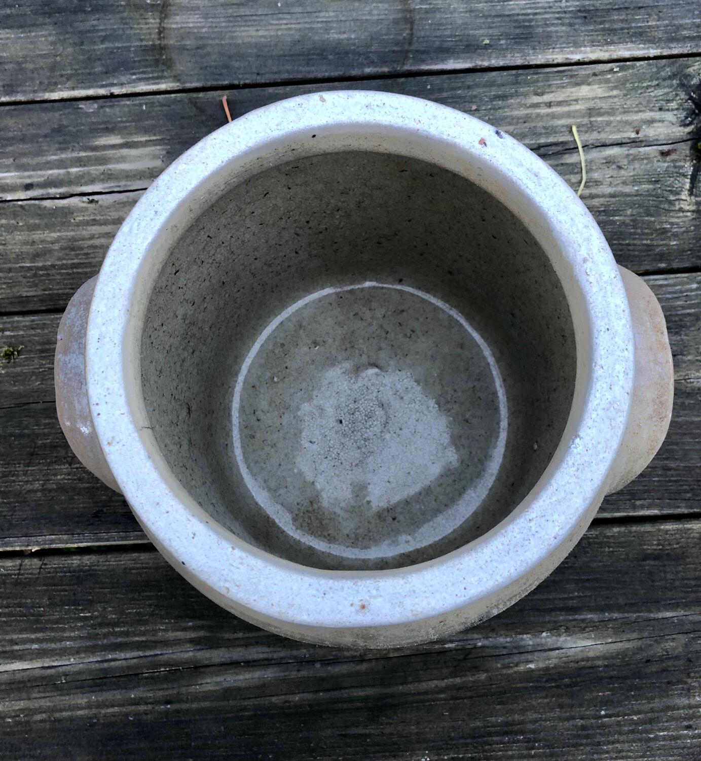 Glazed stoneware pot