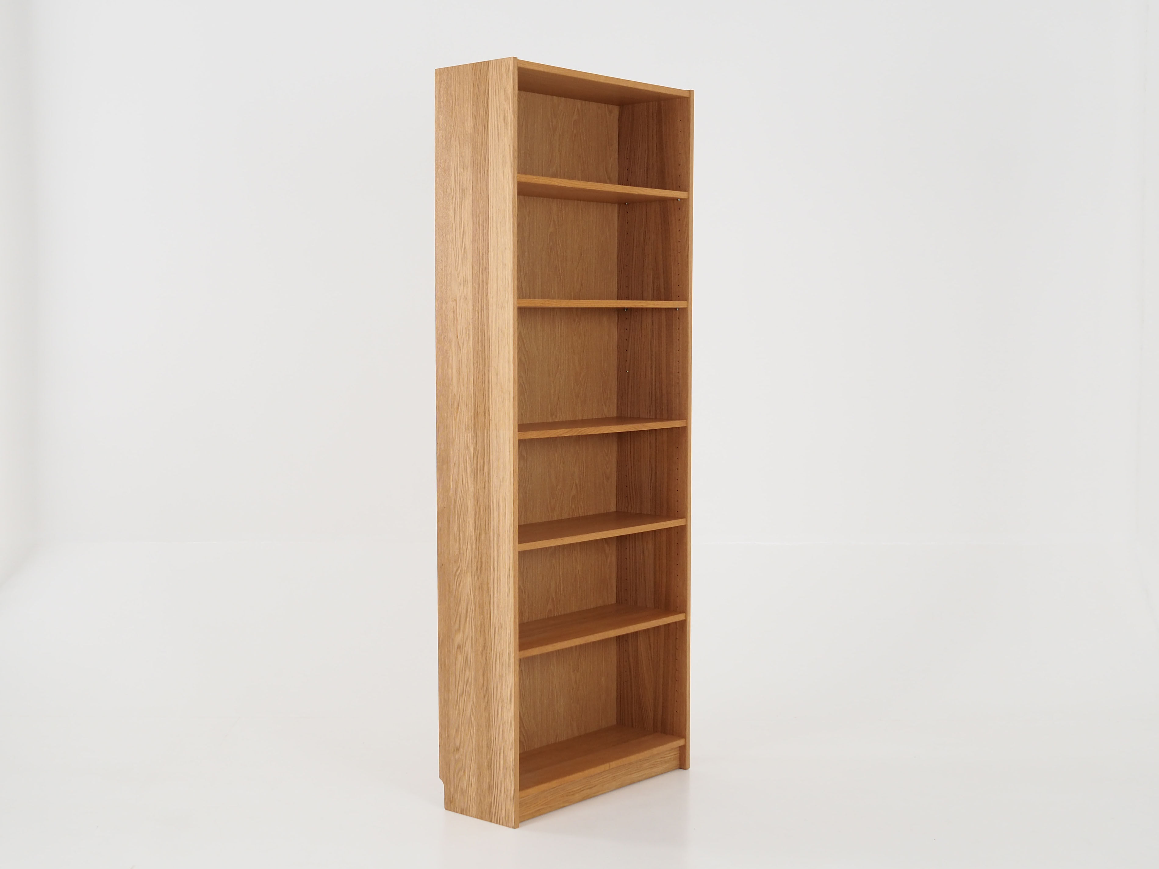 Bookcase with oak veneer scandinavian design from the 70s