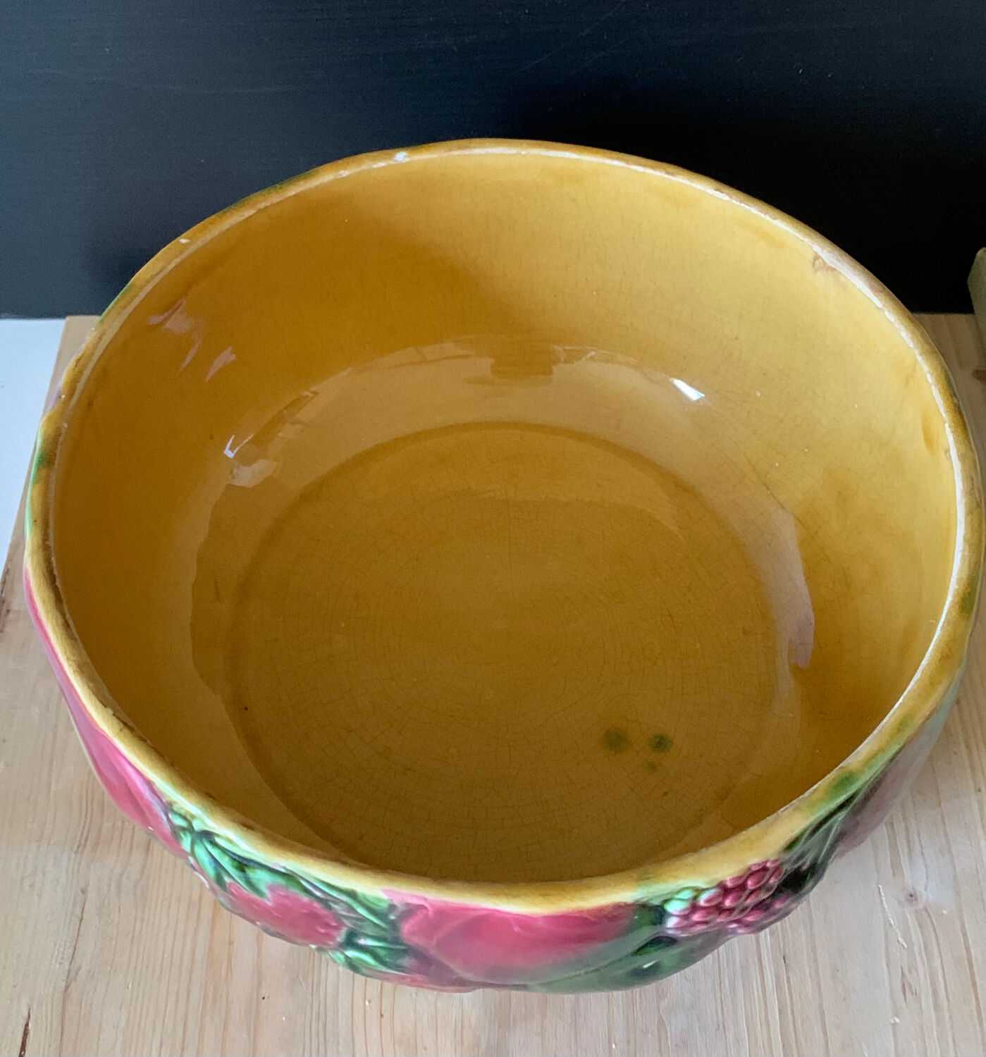 Sarreguemine slip salad bowl