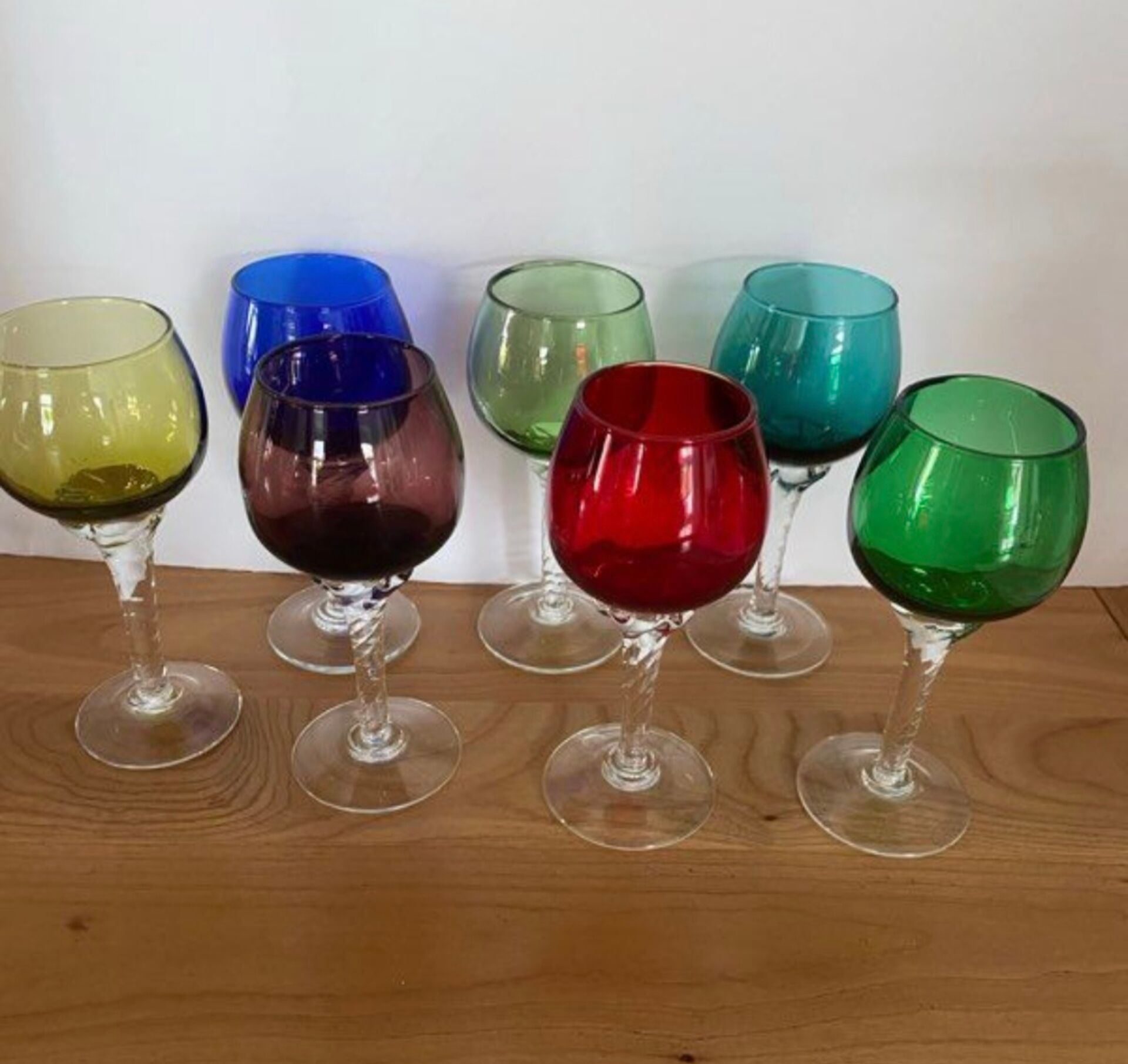 7 stemmed glasses from the Venetian glassworks of Murano from the 70s/80s.