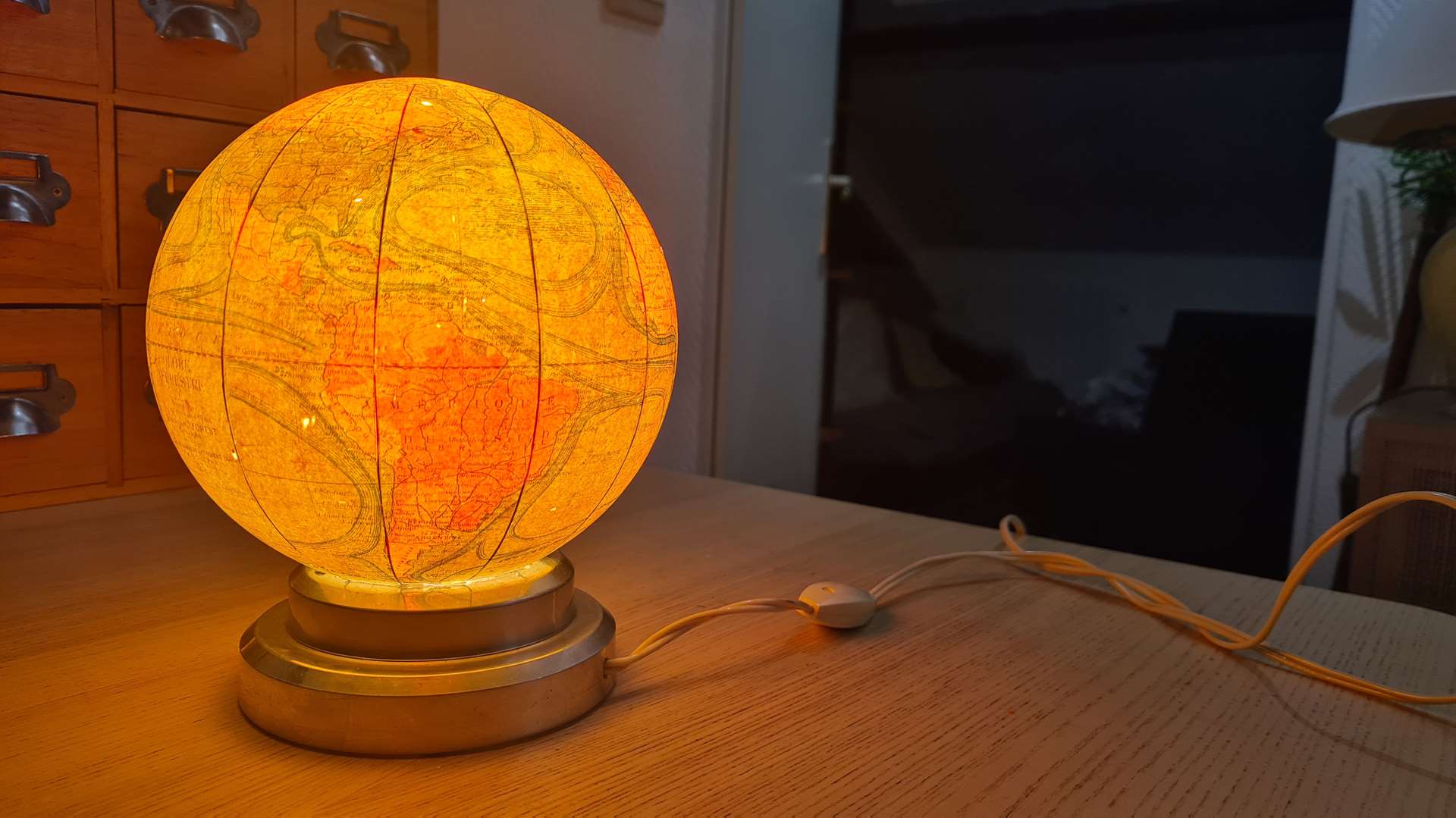 Glass globe J. Forest - 1940