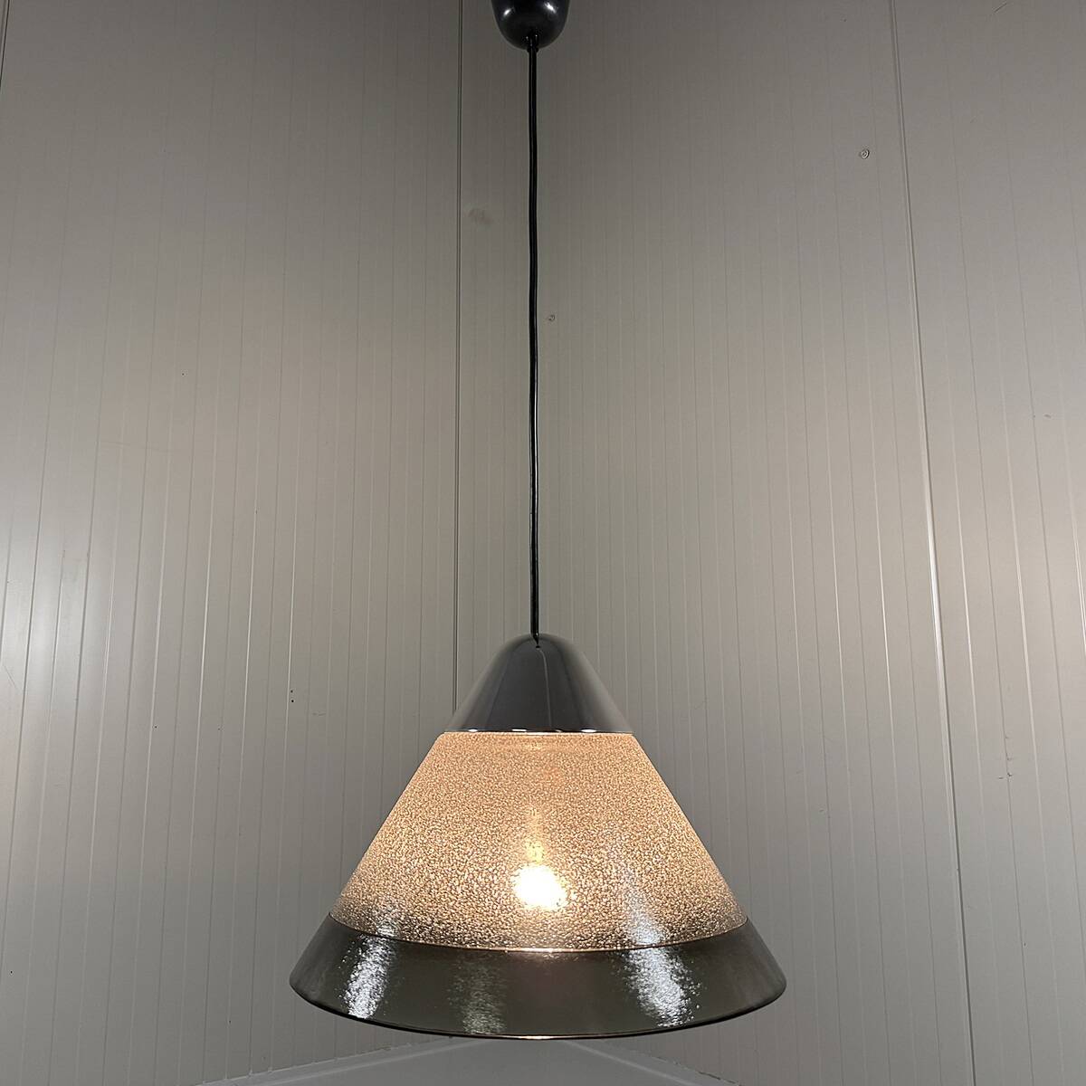 Peill & Putzler cone shaped glass hanging lamp, Germany