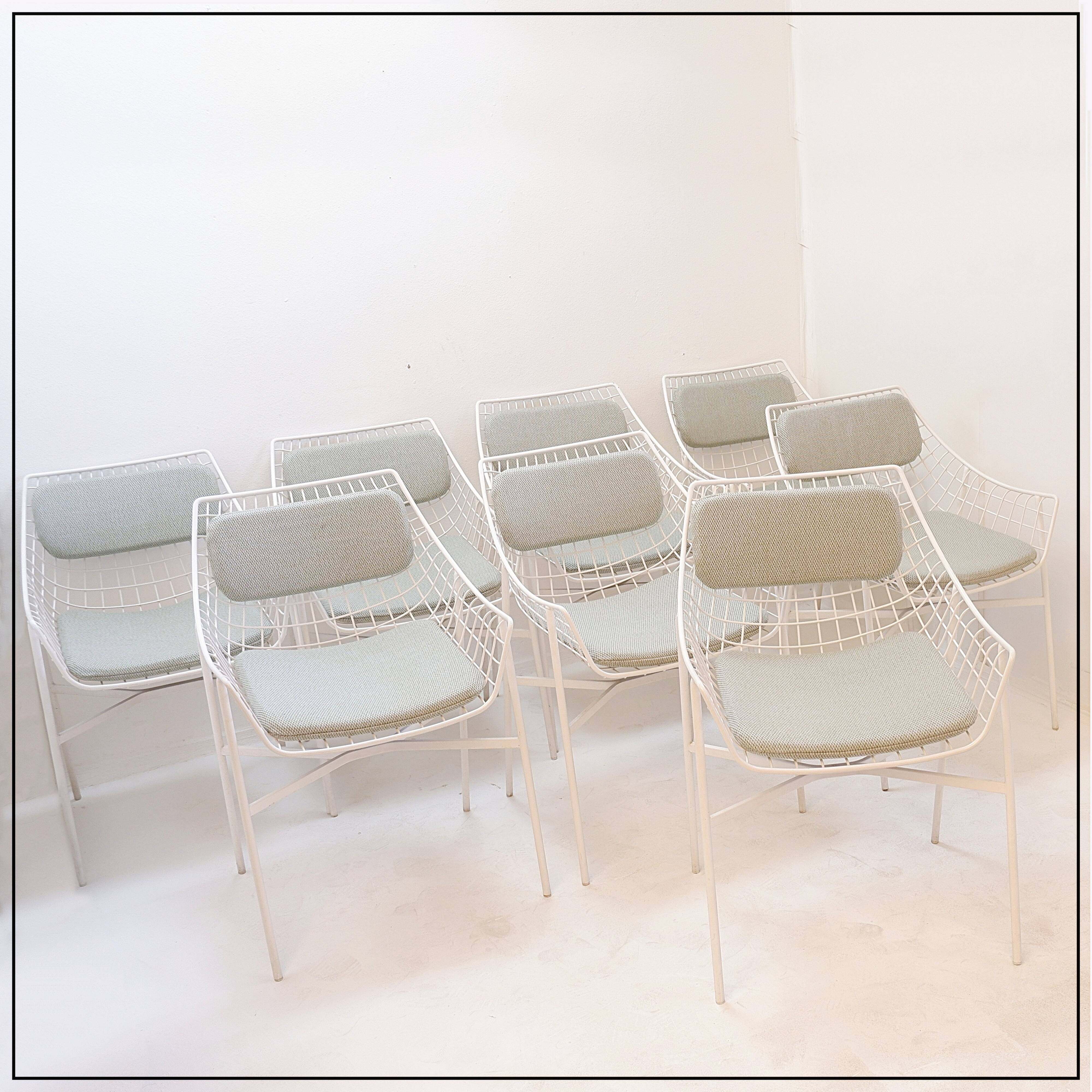 Ensemble de 8 fauteuils modernes en acier laqué blanc