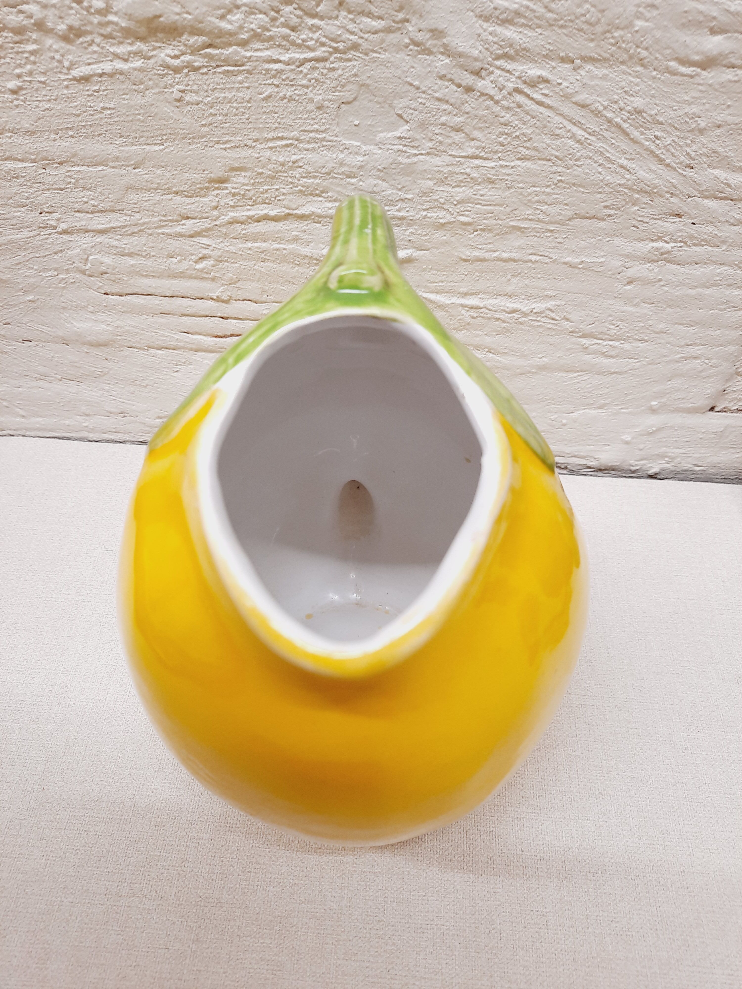 Lemon pitcher