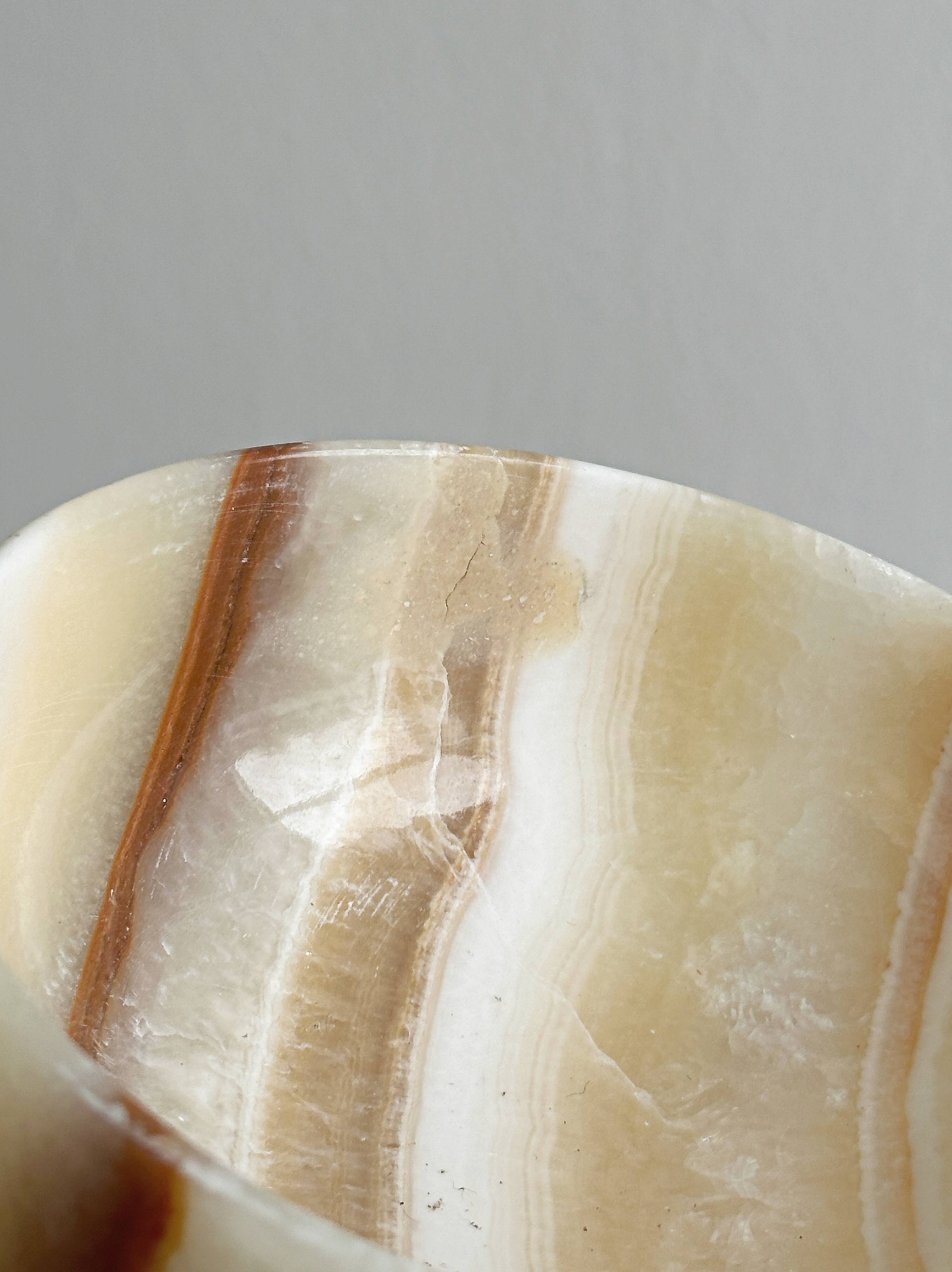 Bowl, alabaster pocket bowl with lid