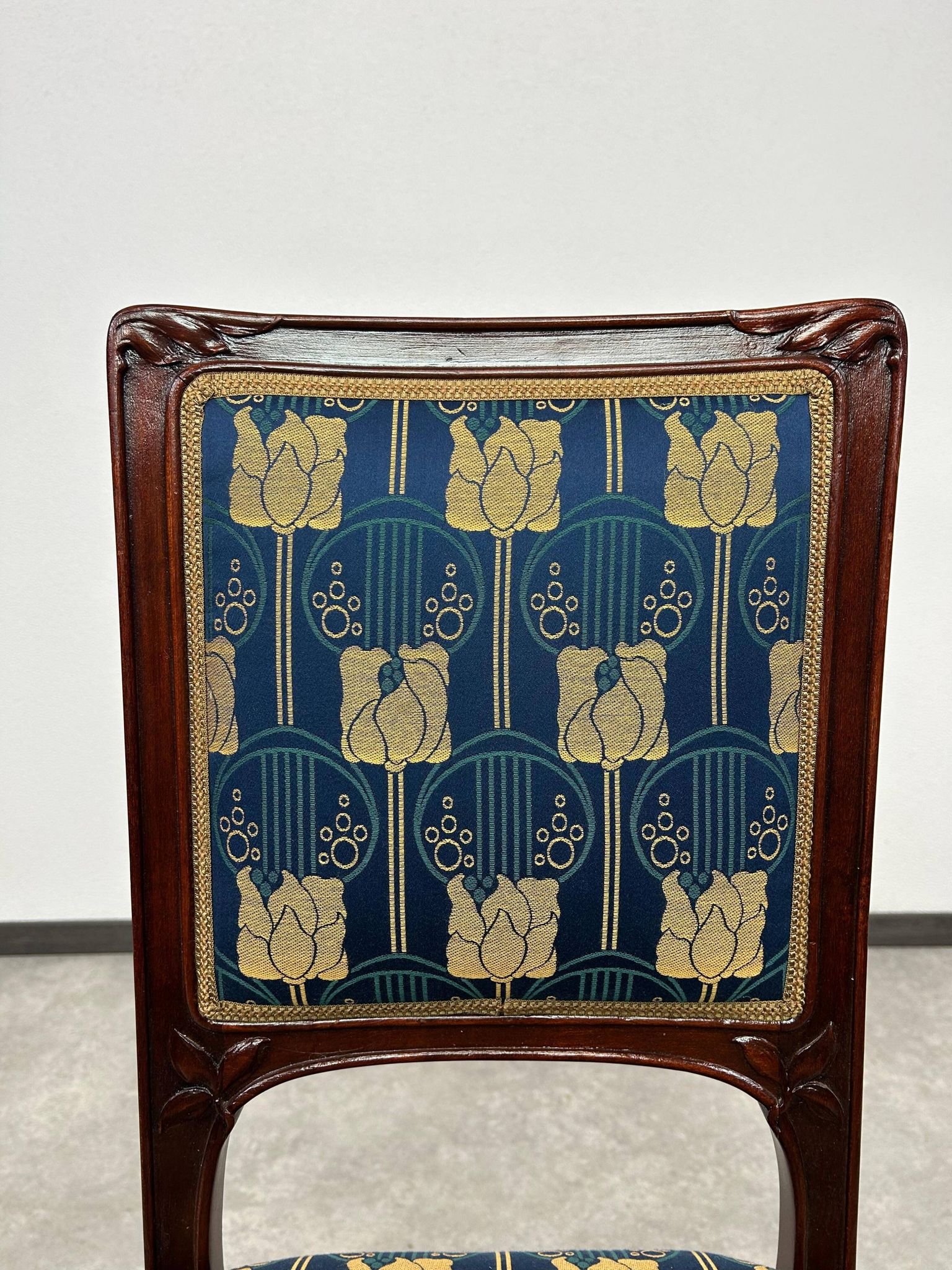 Chaise art nouveau