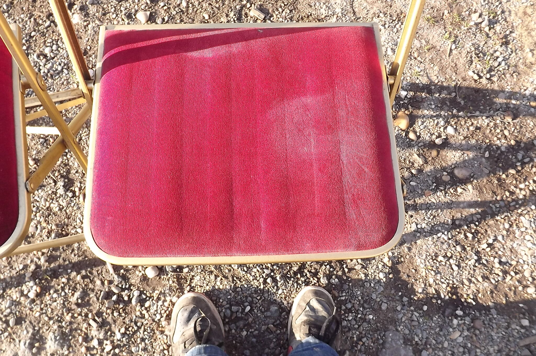 Paire de chaises année 70 métal doré velours bx