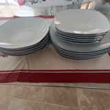 Table service of 18 pieces in white porcelain