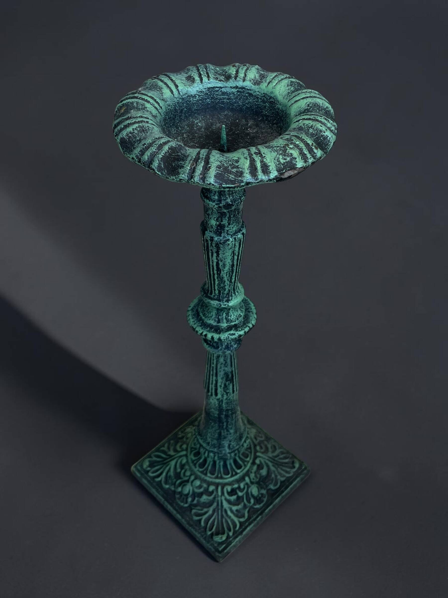 Vintage candlestick holder in patinated green-grey cast iron, 32.5 cm