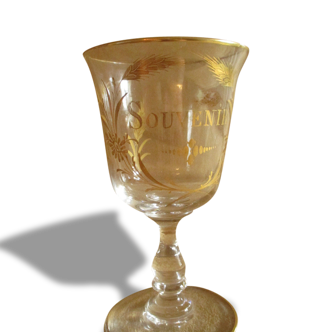 Glass "remember" early twentieth