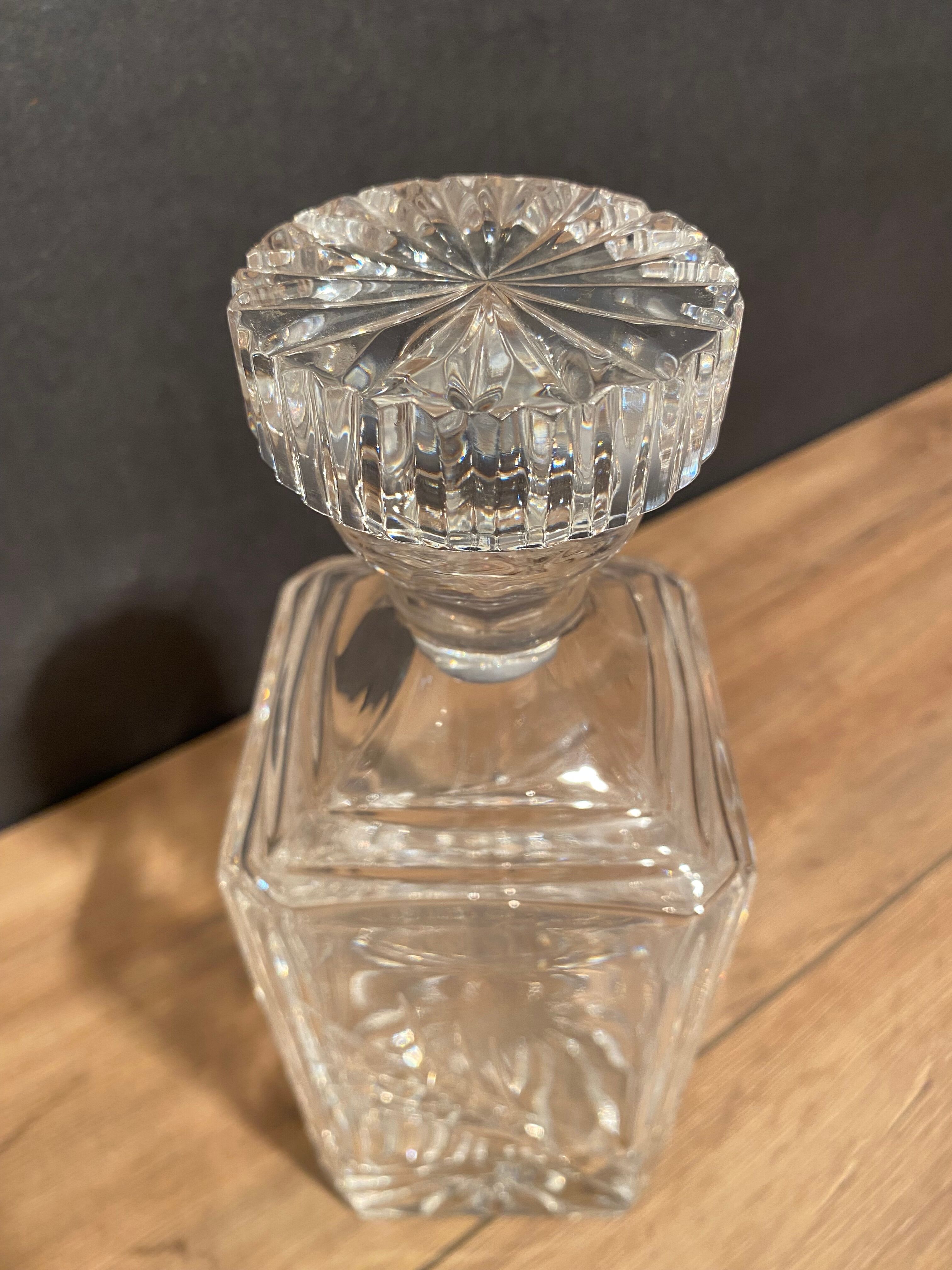 Carafe à whisky en cristal taillé