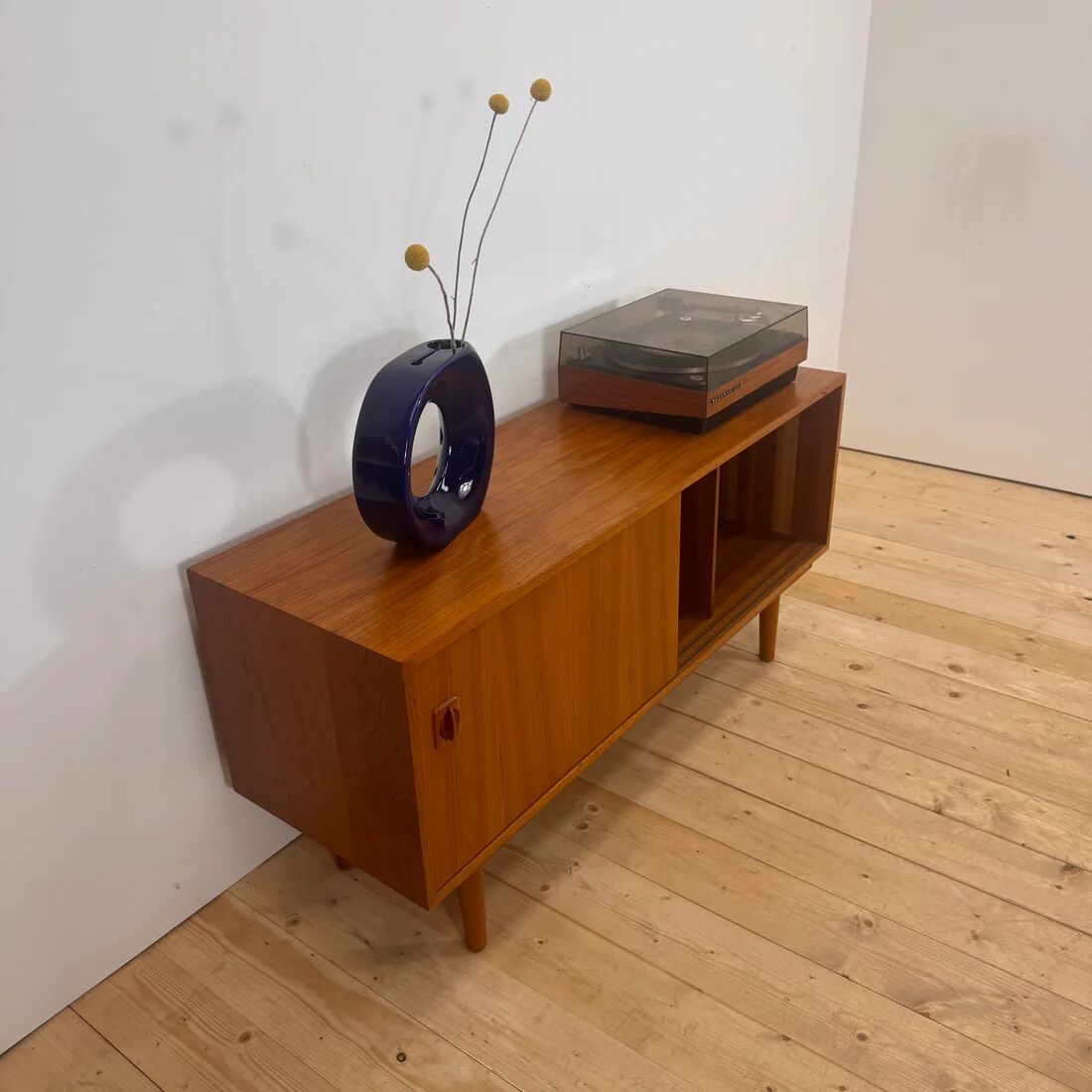 Buffet en teck avec porte-disques interne, Danemark 1960