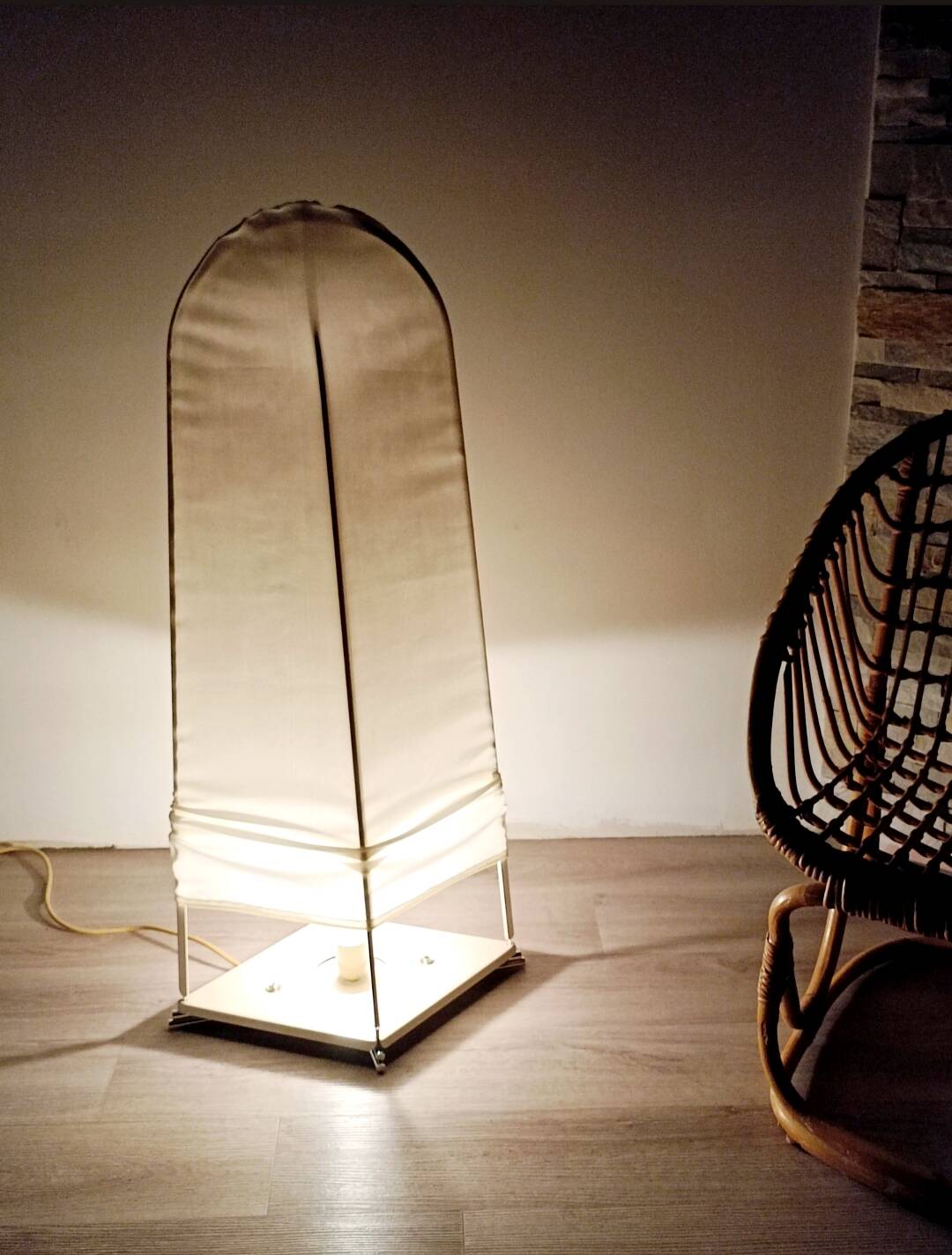 Lampe sol Kazuki par Kazuhide Takahama pour Sirrah 1970 Première édition