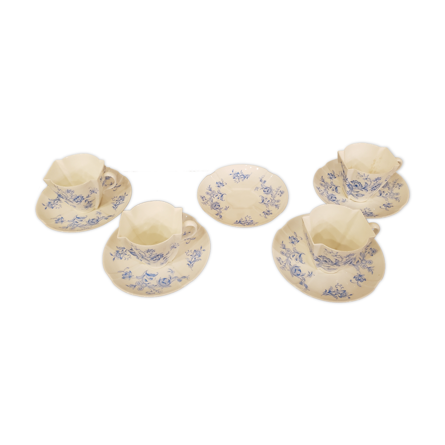 5 cups & 4 under cups blue flowers