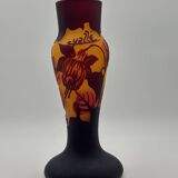 Gallé style vase in multilayer glass - Leaf decoration - Marked "TIP"