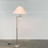 Adjustable floor lamp