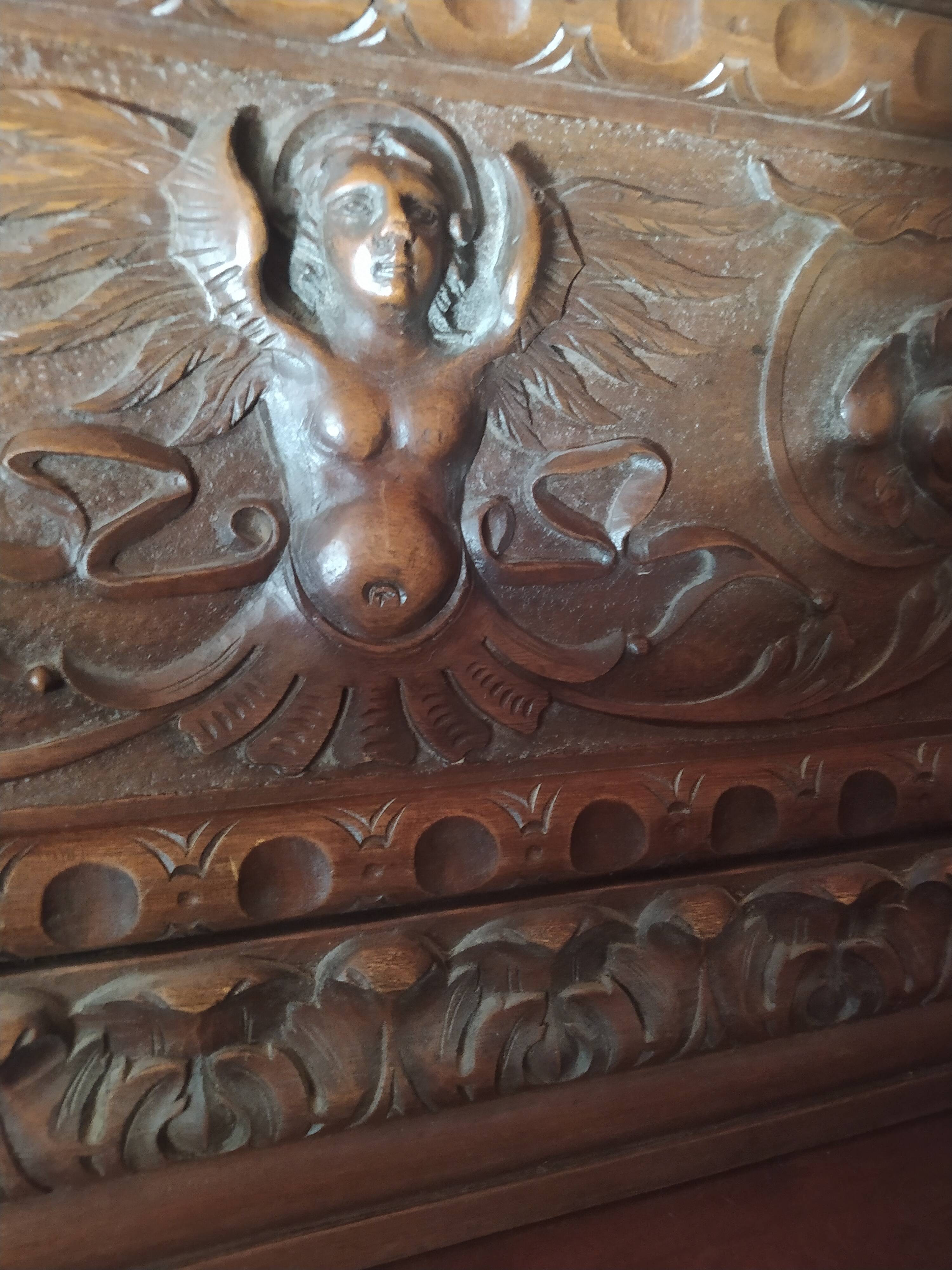 Gothic church bench with chest in carved oak