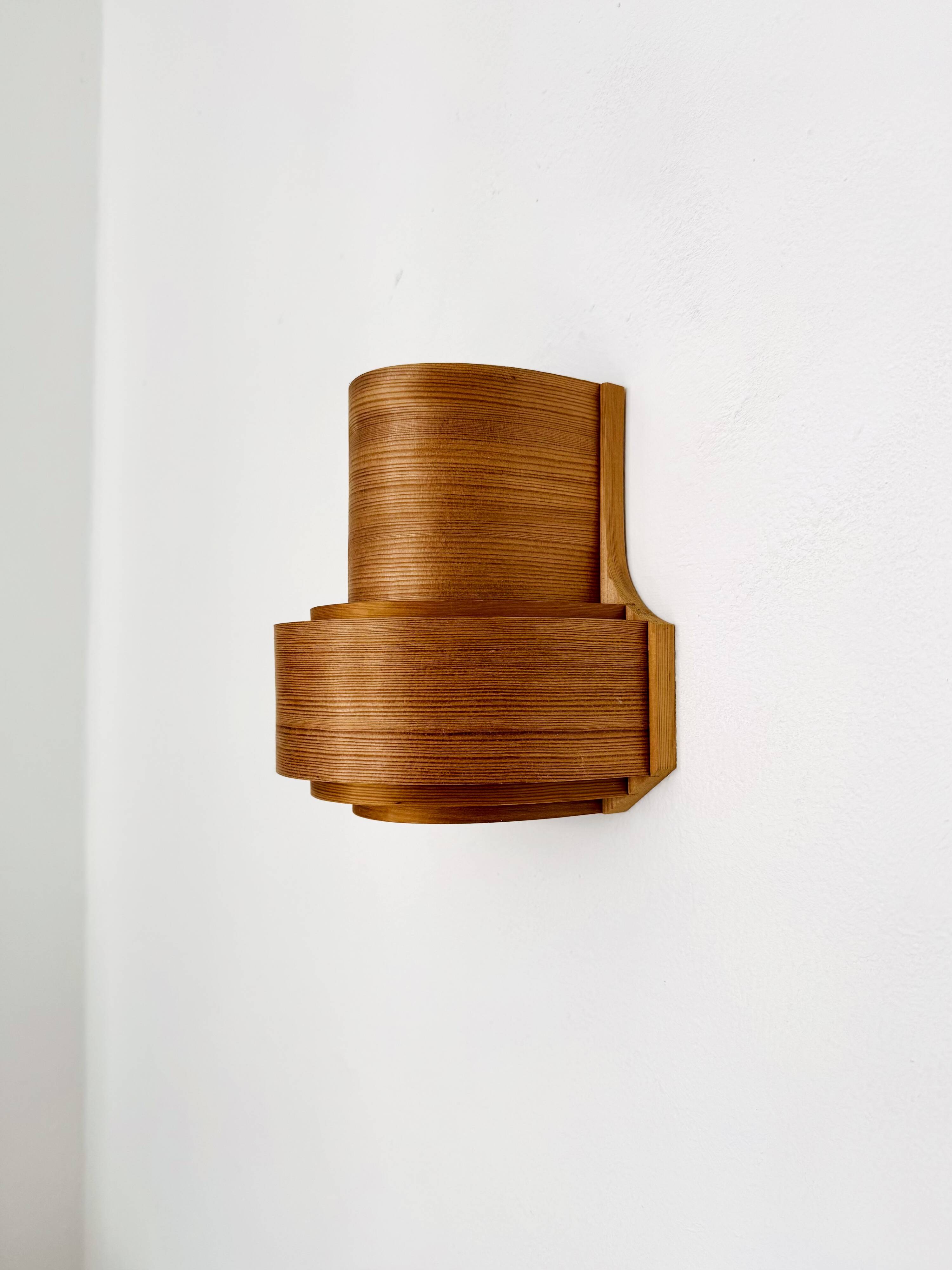 Ensemble de 2 lampes murales en bois par Hans Agne Jakobsson