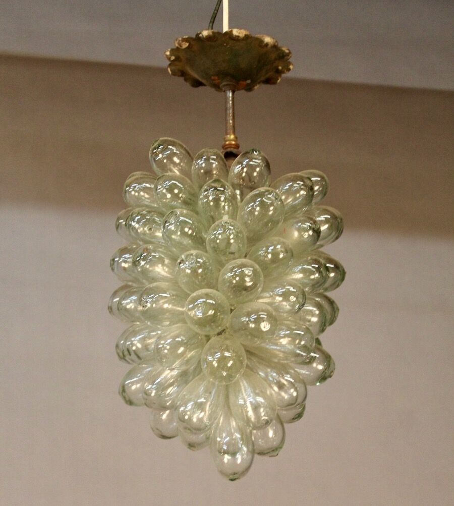 Cluster chandelier with glass bulbs