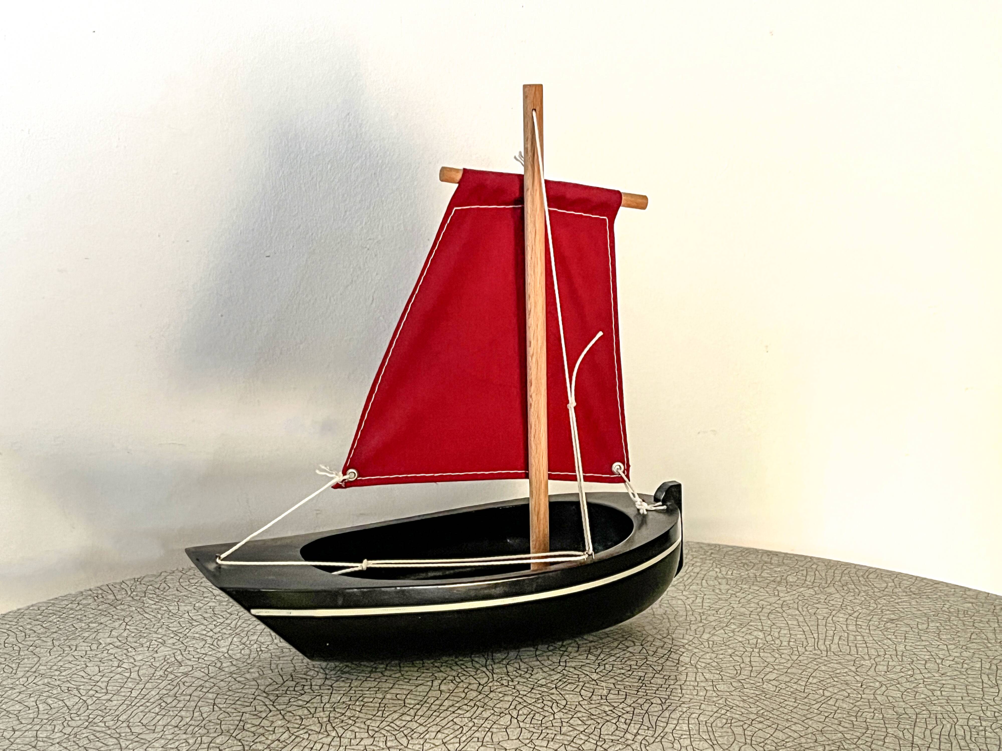 "Le Misainier" pond sailboat by the French brand Tirot, vintage toy