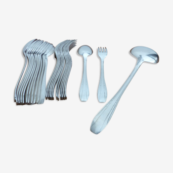 Silver metal housewife 12 cutlery and a ladle