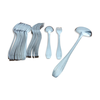 Silver metal housewife 12 cutlery and a ladle