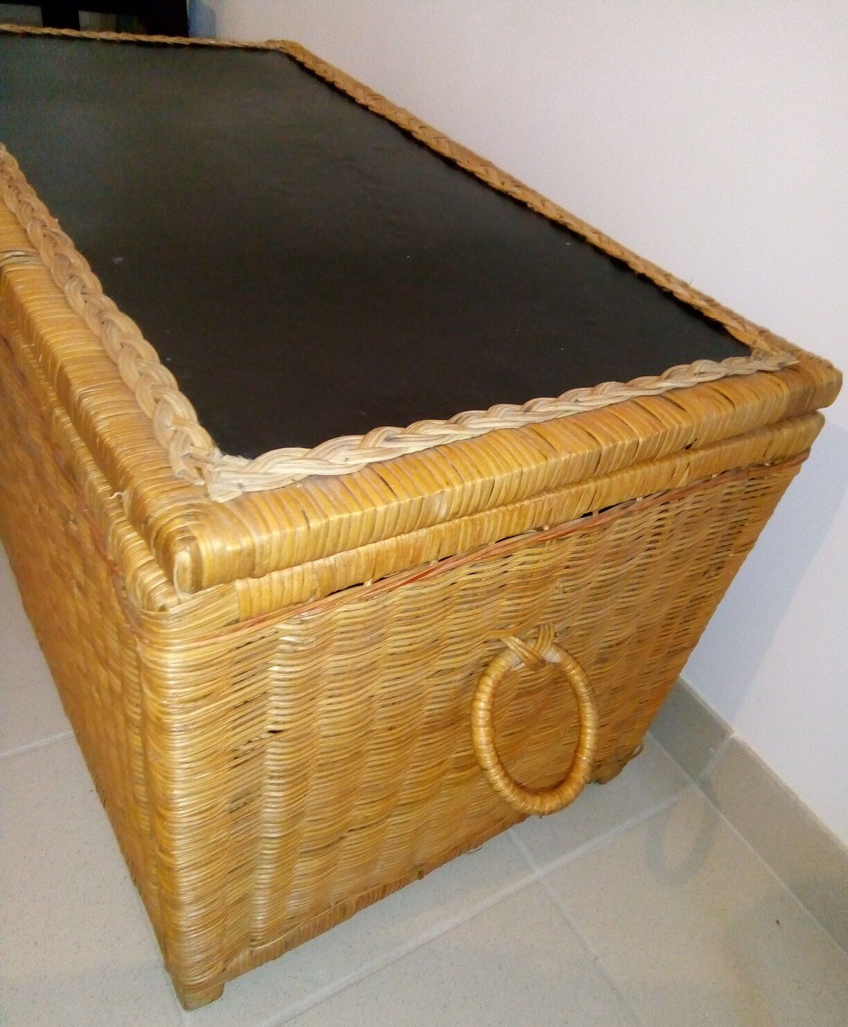 Rattan trunk toy chest