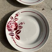 Set of 4 plates Sylvain Moulins des Loups burgundy rose decoration