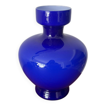Vase vintage en opaline bleu cobalt – Vase boule en verre bleu intense