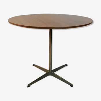 Table ronde Arne Jacobsen pour Fritz Hansen