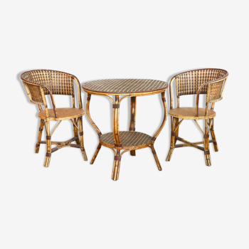 Table et chaises en rotin