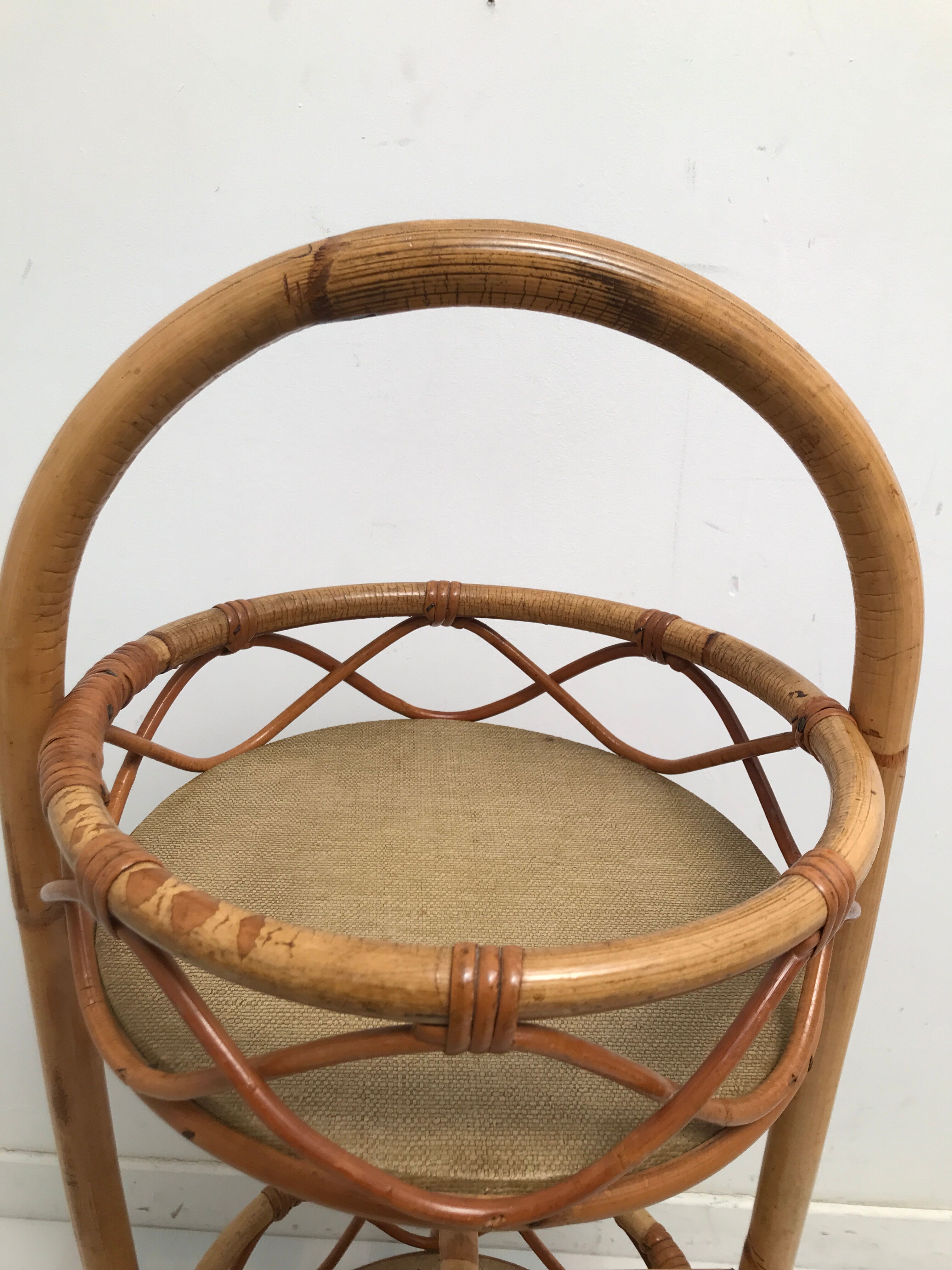 Desserte bar ronde en rotin osier vintage 1960