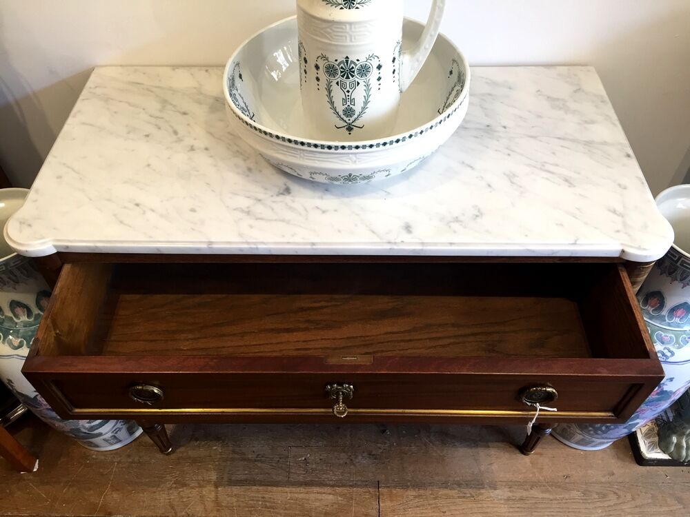Louis xvi style chest of drawers in mahogany