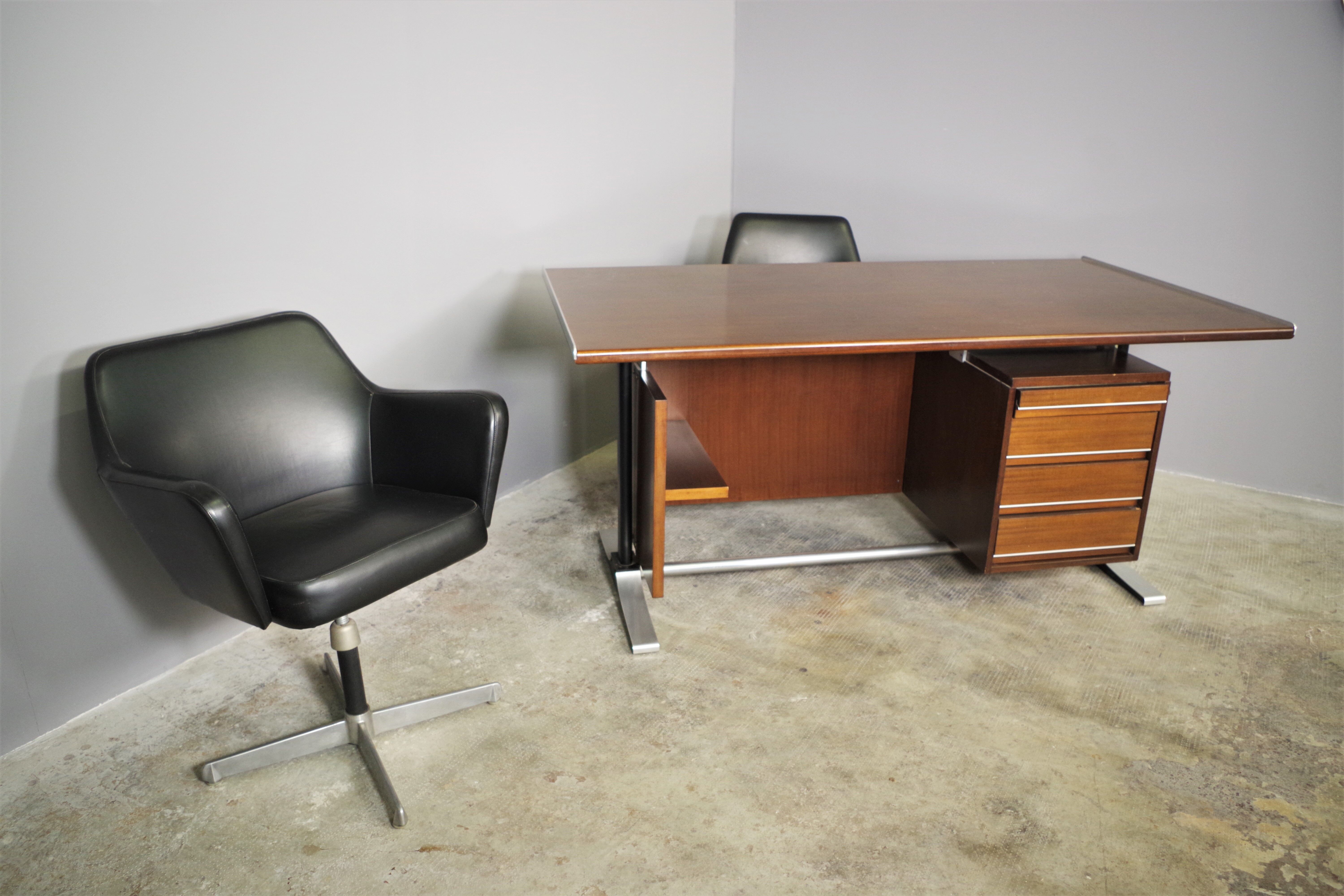 Desk and two chairs by Fantoni, 1960, set of 3